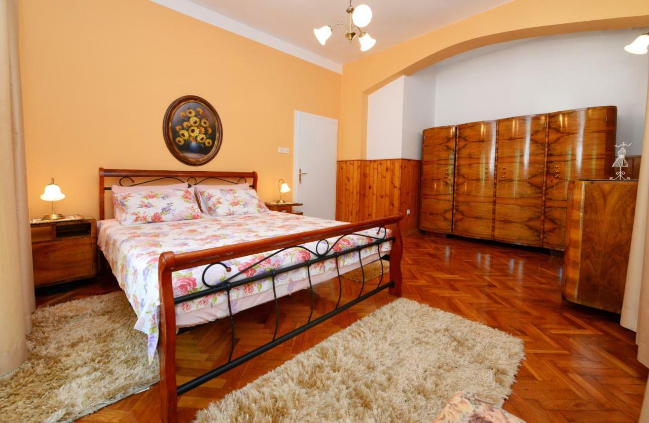 Apartments Nela Porec Exterior photo